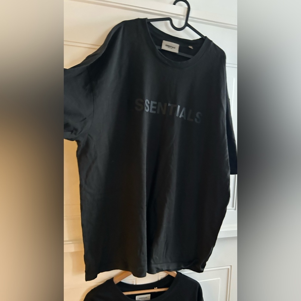 Mens ESSENTIALS black Tshirt XXL